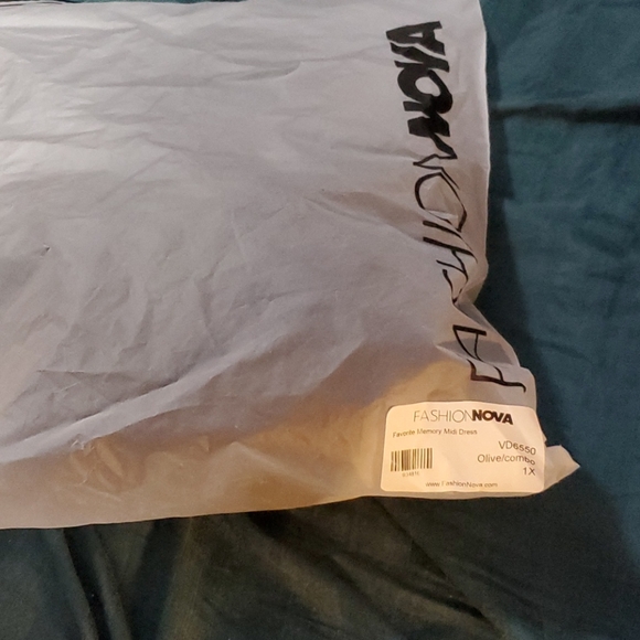 Dress - Picture 4 of 4